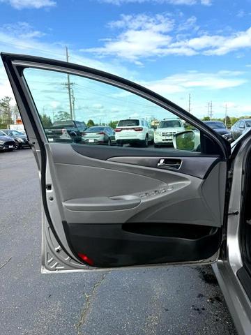Photo of 2012 Radiant Silver Metallic Hyundai SONATA Hybrid