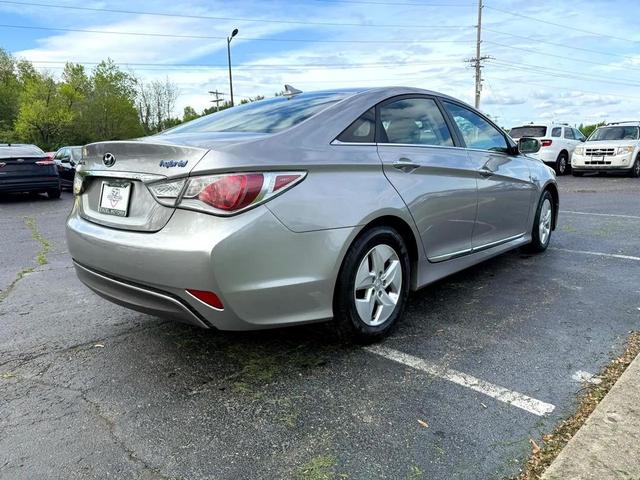 Photo of 2012 Radiant Silver Metallic Hyundai SONATA Hybrid