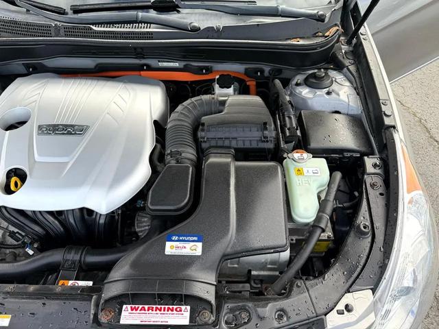 Photo of 2012 Radiant Silver Metallic Hyundai SONATA Hybrid