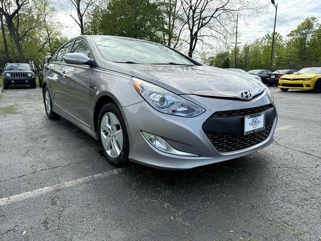 Photo of 2012 Radiant Silver Metallic Hyundai SONATA Hybrid