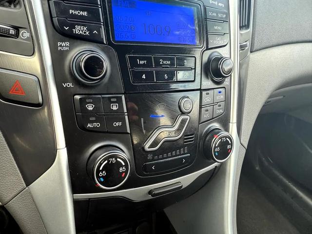 Photo of 2012 Radiant Silver Metallic Hyundai SONATA Hybrid