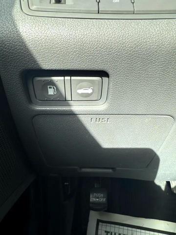 Photo of 2012 Radiant Silver Metallic Hyundai SONATA Hybrid