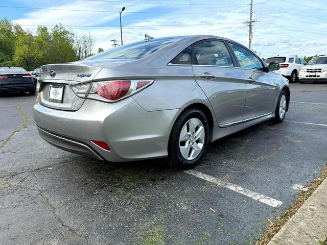 Photo of 2012 Radiant Silver Metallic Hyundai SONATA Hybrid