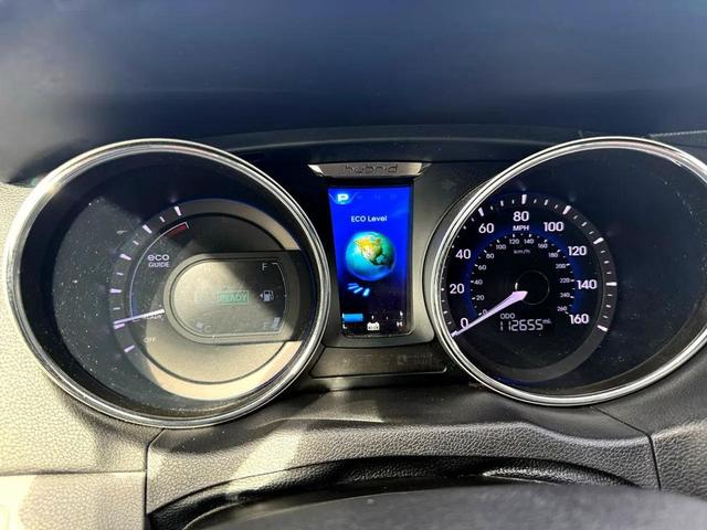 Photo of 2012 Radiant Silver Metallic Hyundai SONATA Hybrid