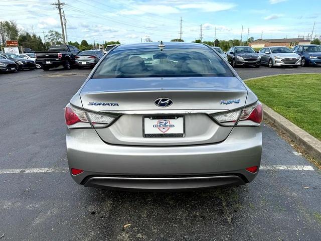 Photo of 2012 Radiant Silver Metallic Hyundai SONATA Hybrid