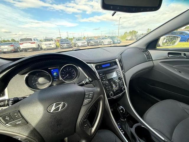 Photo of 2012 Radiant Silver Metallic Hyundai SONATA Hybrid
