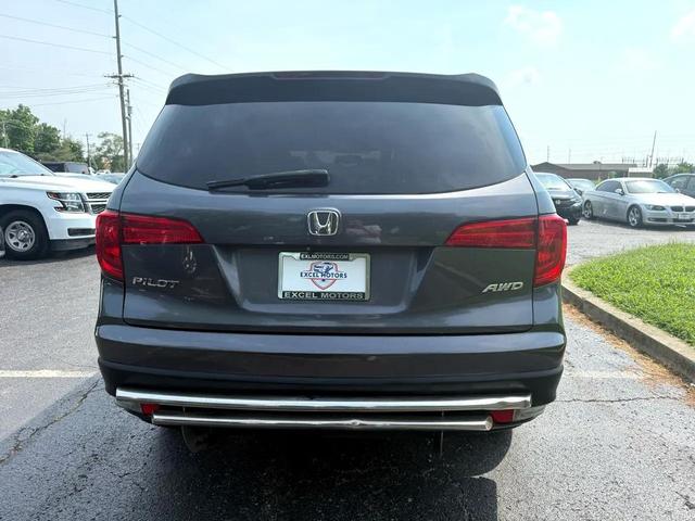 Photo of 2016 Modern Steel Metallic Honda Pilot