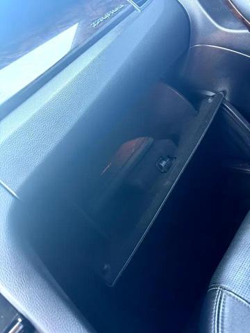 Photo of 2017 Smoke Quartz Metallic Tinted Clearcoat Ford Taurus