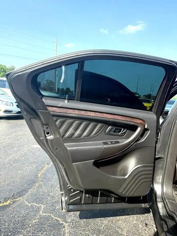 Photo of 2017 Smoke Quartz Metallic Tinted Clearcoat Ford Taurus