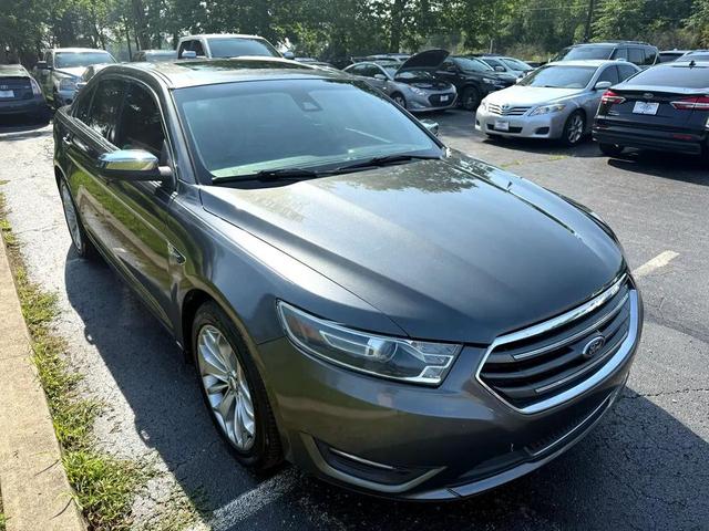 Photo of 2017 Smoke Quartz Metallic Tinted Clearcoat Ford Taurus