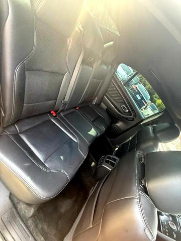 Photo of 2017 Smoke Quartz Metallic Tinted Clearcoat Ford Taurus