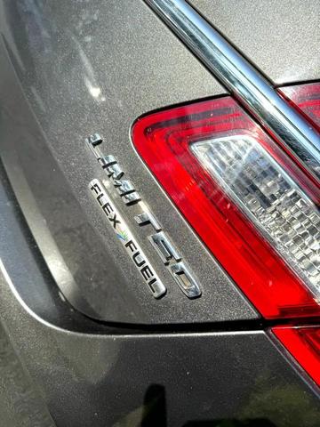 Photo of 2017 Smoke Quartz Metallic Tinted Clearcoat Ford Taurus