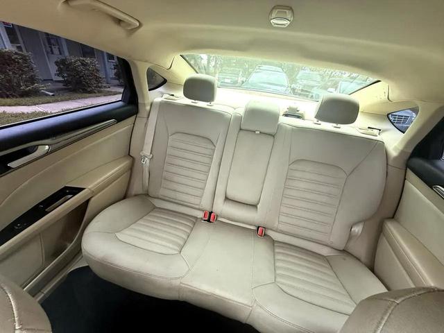 Photo of 2013 Bordeaux Reserve Ford Fusion