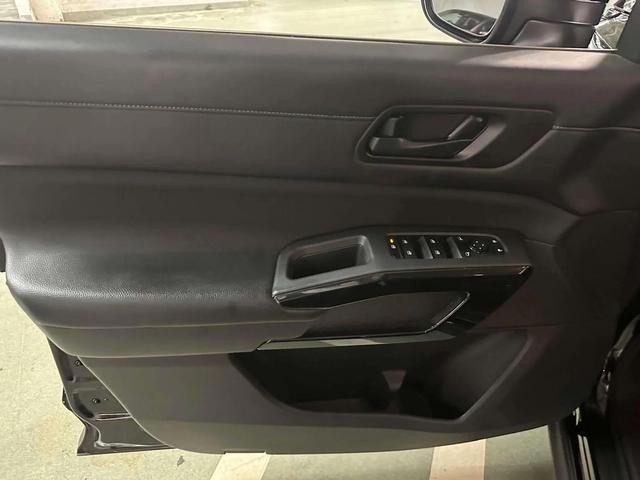 Photo of 2024 Super Black Nissan Pathfinder