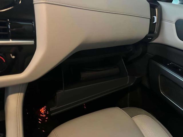 Photo of 2022 Pearl White Tricoat Nissan Pathfinder