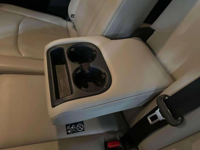 Photo of 2022 Pearl White Tricoat Nissan Pathfinder