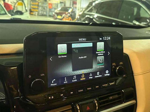 Photo of 2022 Pearl White Tricoat Nissan Pathfinder