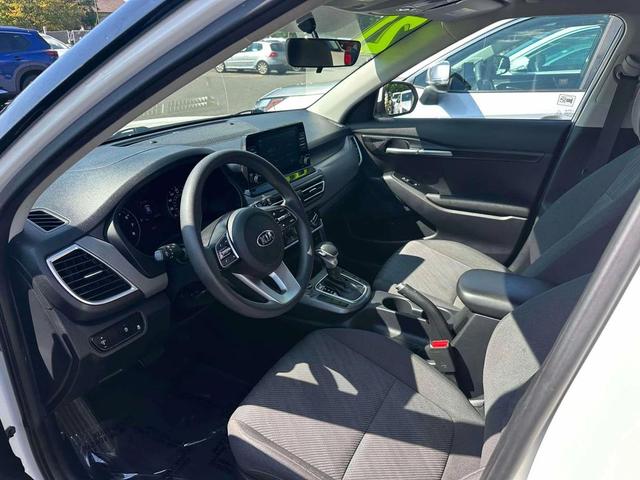 Photo of 2021 Snow White Pearl Kia Seltos