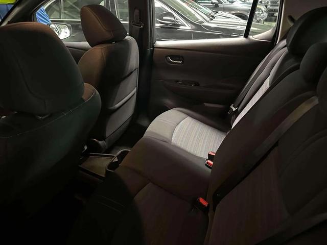 Photo of 2024 Super Black/Pearl White Nissan Leaf