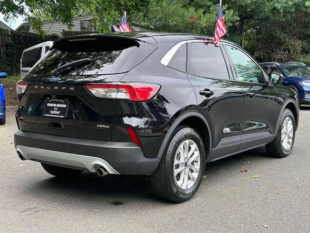 Photo of 2022 Agate Black Metallic Ford Escape