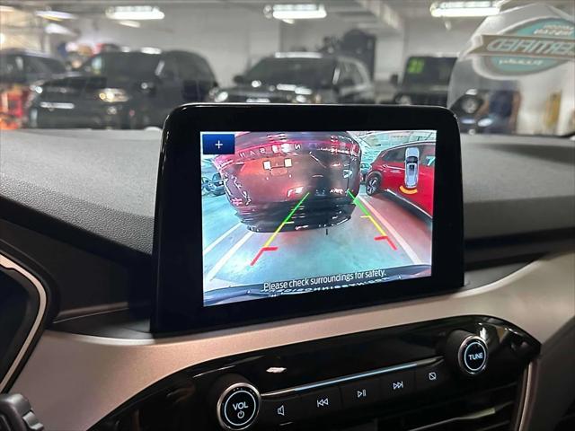 Photo of 2022 Rapid Red Metallic Tinted Clearcoat Ford Escape