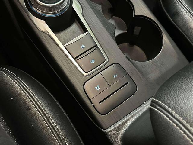 Photo of 2022 Rapid Red Metallic Tinted Clearcoat Ford Escape