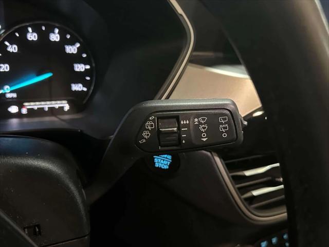 Photo of 2022 Rapid Red Metallic Tinted Clearcoat Ford Escape