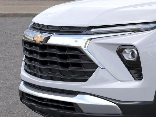 Photo of 2026 Summit White Chevrolet Trailblazer