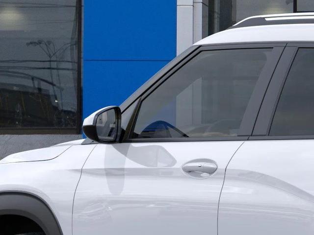 Photo of 2026 Summit White Chevrolet Trailblazer