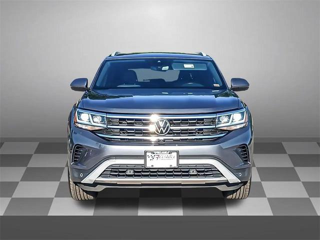 Photo of 2020 Platinum Gray Metallic Volkswagen Atlas Cross Sport