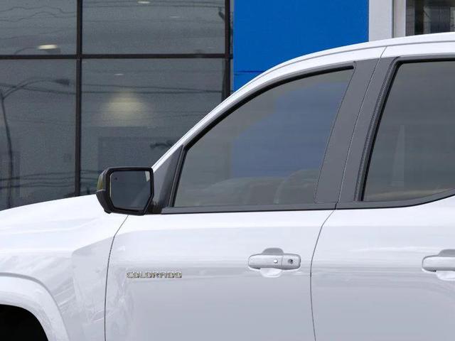 Photo of 2026 Summit White Chevrolet Colorado