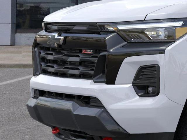 Photo of 2026 Summit White Chevrolet Colorado