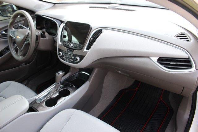 Photo of 2020 Summit White Chevrolet Malibu