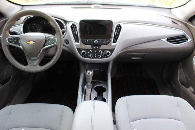 Photo of 2020 Summit White Chevrolet Malibu