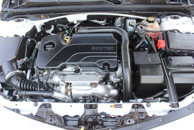 Photo of 2020 Summit White Chevrolet Malibu