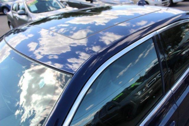 Photo of 2016 Jazz Blue Pearlcoat Chrysler 300