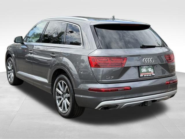 Photo of 2019 Gray Metallic Audi Q7