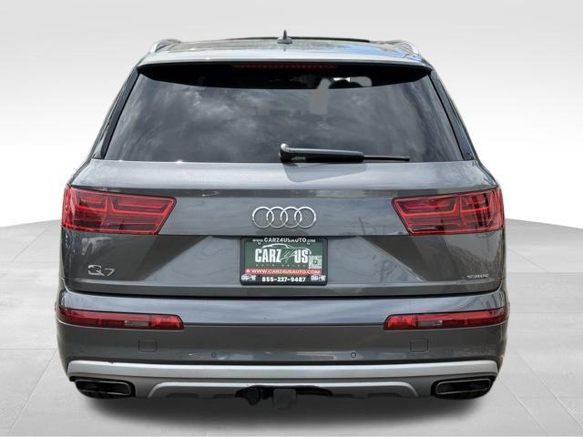 Photo of 2019 Gray Metallic Audi Q7