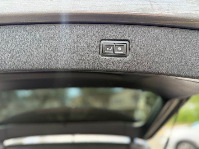 Photo of 2019 Gray Metallic Audi Q7