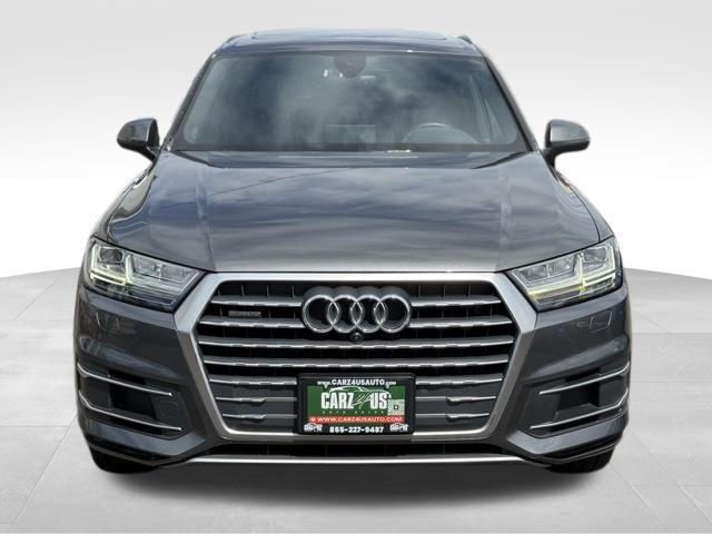 Photo of 2019 Gray Metallic Audi Q7
