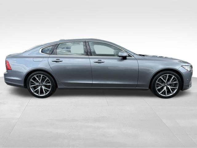 Photo of 2017 Gray Metallic Volvo S90