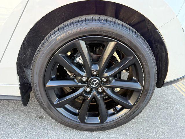 Photo of 2023 Snowflake White Pearl Mica Mazda Mazda3