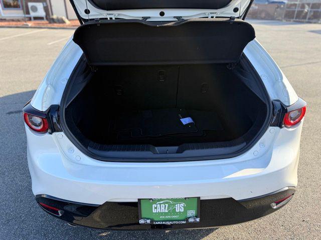 Photo of 2023 Snowflake White Pearl Mica Mazda Mazda3