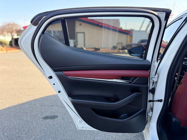 Photo of 2023 Snowflake White Pearl Mica Mazda Mazda3