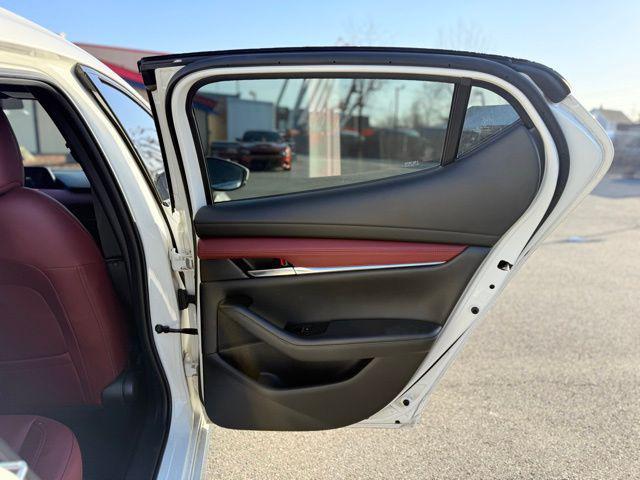 Photo of 2023 Snowflake White Pearl Mica Mazda Mazda3