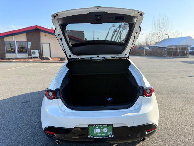 Photo of 2023 Snowflake White Pearl Mica Mazda Mazda3