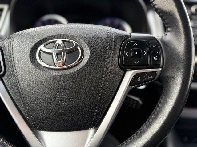 Photo of 2017 Celestial Silver Metallic Toyota Highlander