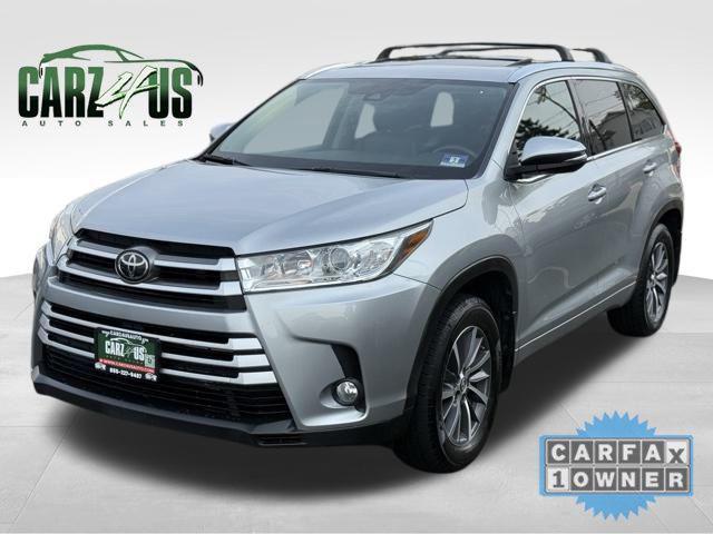 Photo of 2017 Celestial Silver Metallic Toyota Highlander