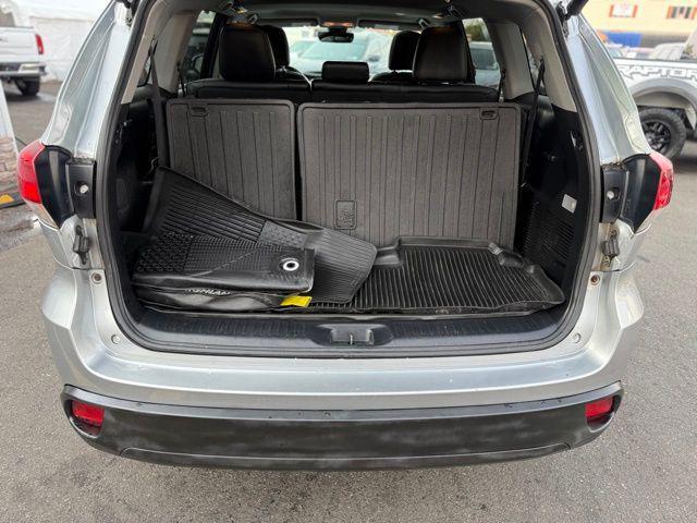 Photo of 2017 Celestial Silver Metallic Toyota Highlander