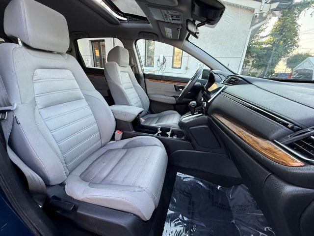 Photo of 2019 Obsidian Blue Pearl Honda CR-V